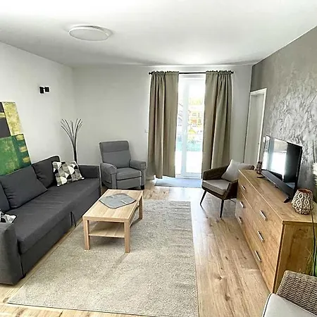 Zaži Aparthotel 3*